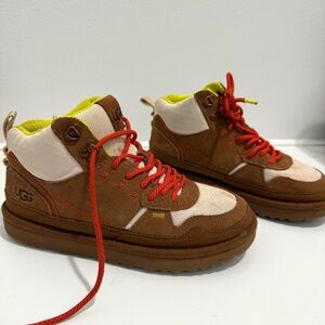 UGG WOMENS SIZE 8 HIGHLAND HI HERITAGE SNEAKER BOOT